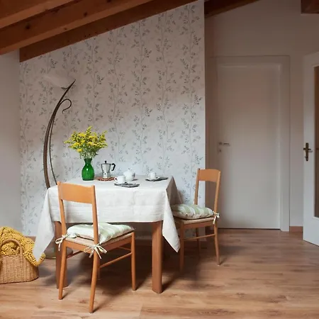 Alojamento de Acomodação e Pequeno-almoço In Contra 3*